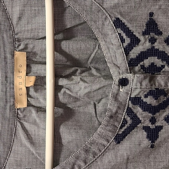EUC s.1 Sandro shirt - Picture 2 of 5